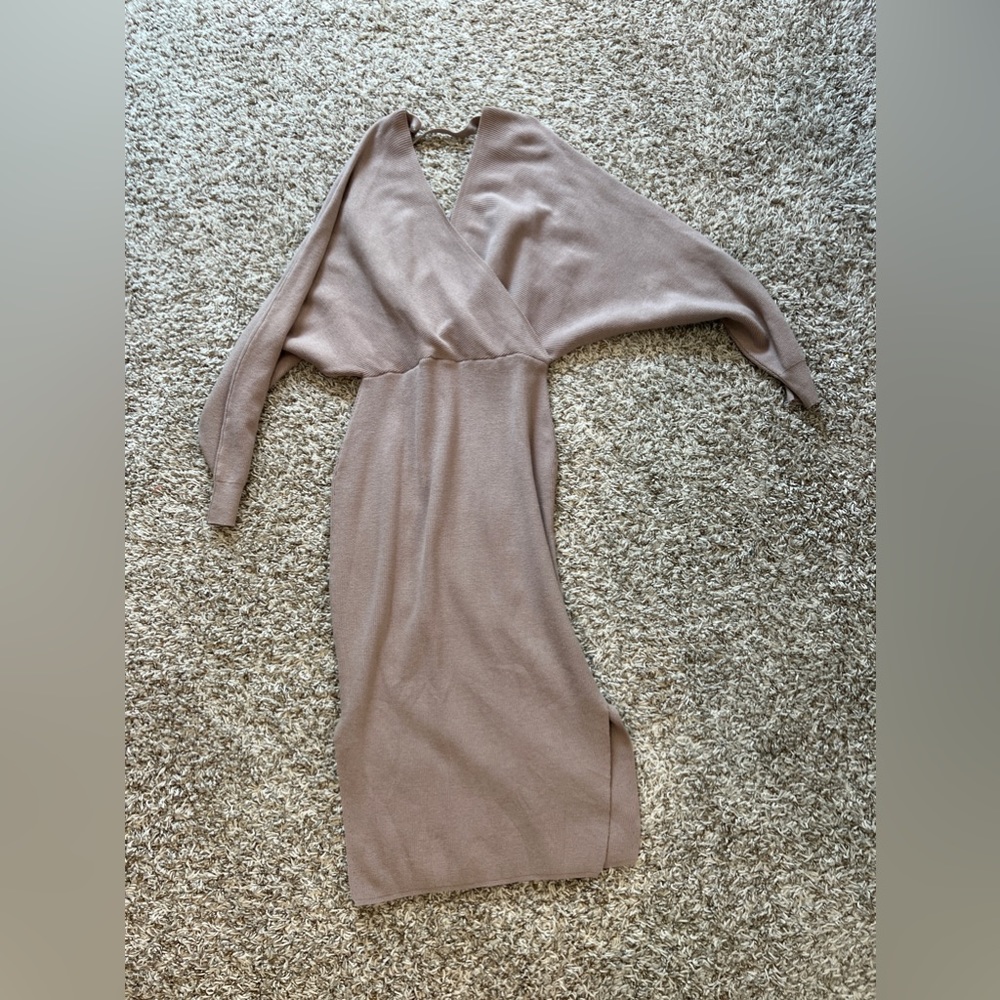 Long sleeve V cut midi dress
